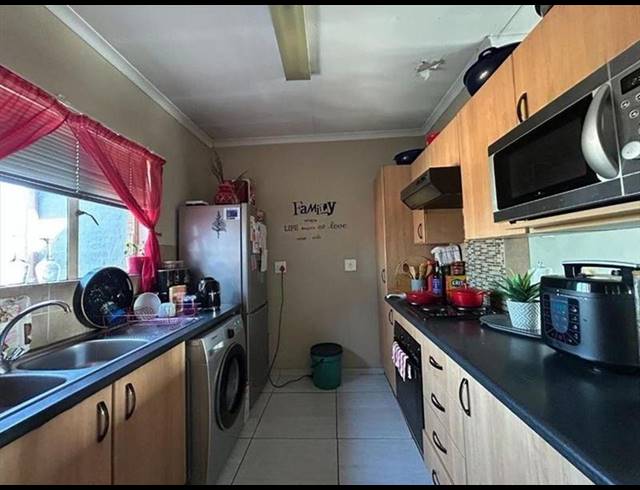 2 BEDROOM TOWNHOUSE FOR SALE IN BIRCHLEIGH